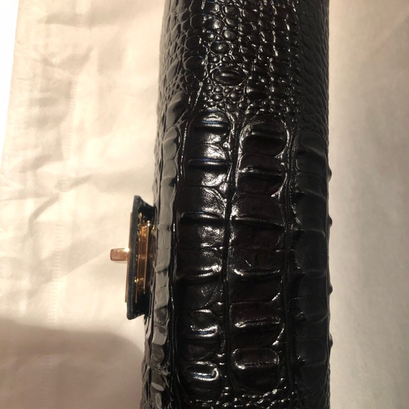 NWT Elegant CC Skye black leather crocodile embossed clutch. - Picture 3 of 4